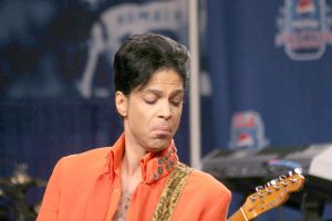 60421050. Dallas, 21 Abr 2016 (Notimex- Archivol).- El cantante de música pop, Prince fue encontrado muerto hoy en su casa de Paisley Park, Minnesota, reportaron sitios especializados en noticias del espectáculo y en las cadenas de televisión de Estados Unidos. NOTIMEX/FOTO/ARCHIVO/STAFF NTX/ACE/