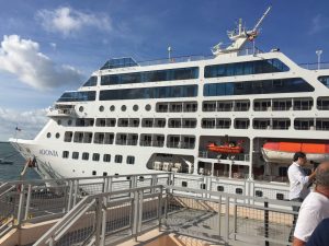 el pasado 2 de mayo causó revuelo la llegada del crucero Adonia, embarcación propiedad de la naviera estadunidense Carnival