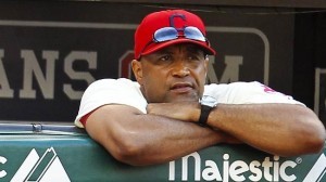 Alomar es hasta ahora el coach de primera base de los Indios de Cleveland. Foto: AP 