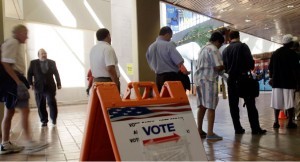 El próximo martes los arizonenses saldrán a las urnas a elegir un nuevo gobernador. Foto: AP