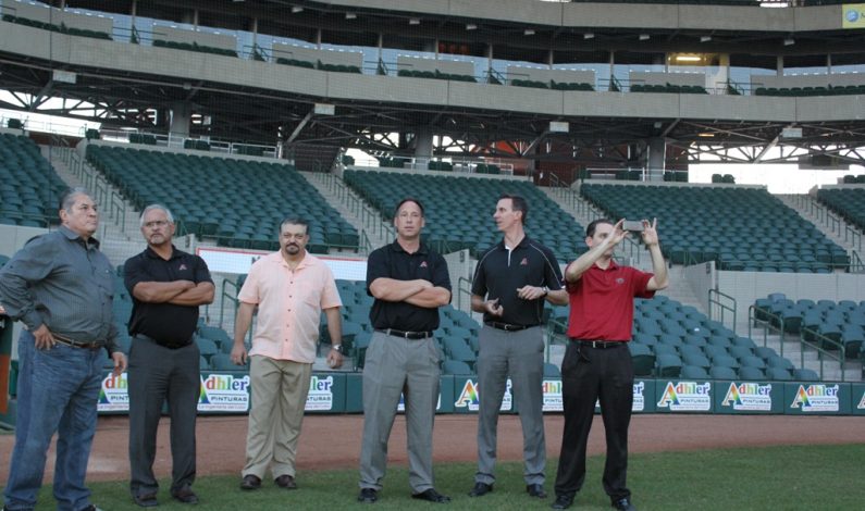 Directivos de los D-backs visitaron el Estadio Sonora