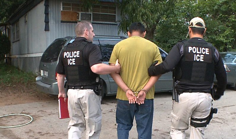 Por negligencia mueren siete inmigrantes en custodia de ICE