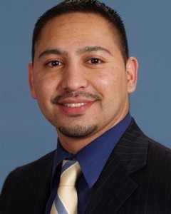 El senador demócrata Martin Quezada, de Phoenix, se opuso a la medida con el argumento de que está dirigida injustamente contra un grupo específico.