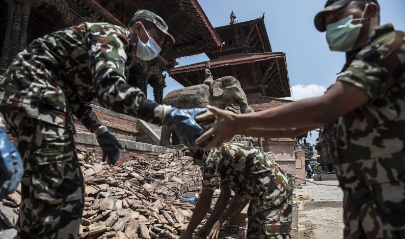 Buscan a posibles sobrevivientes de segundo terremoto en Nepal