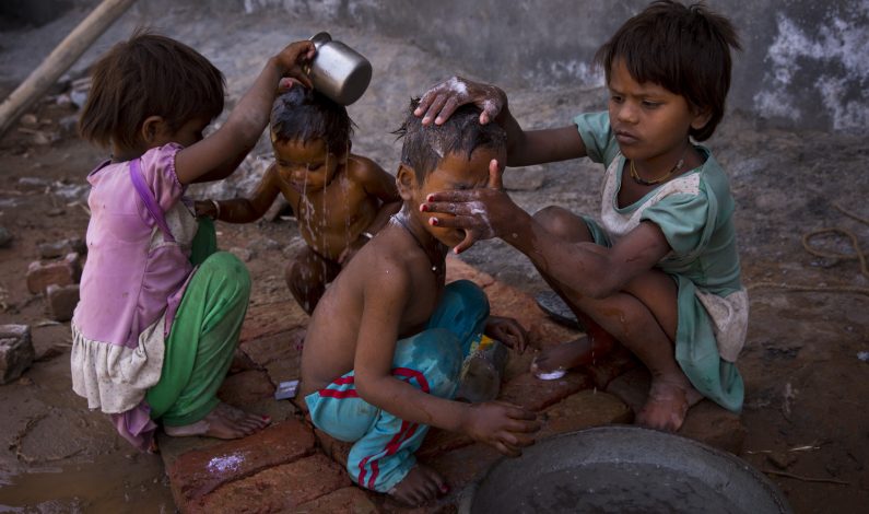 Mil 242 muertos en India por ola de calor