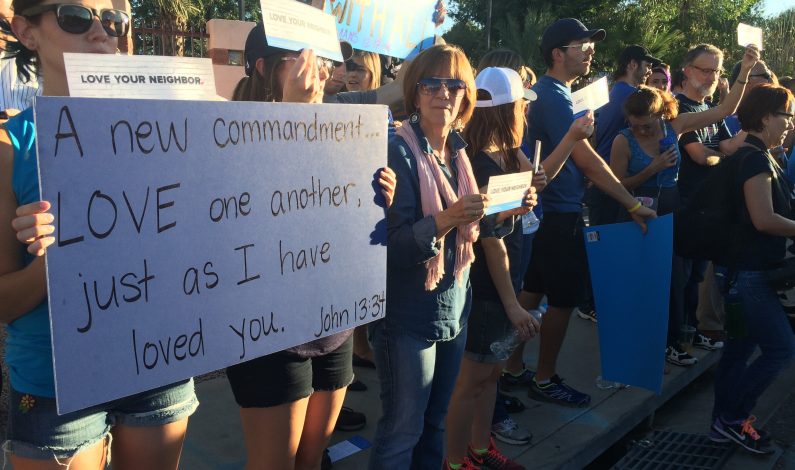 Convocan a nueva marcha en Phoenix, esta vez musulmanes piden llevar flores