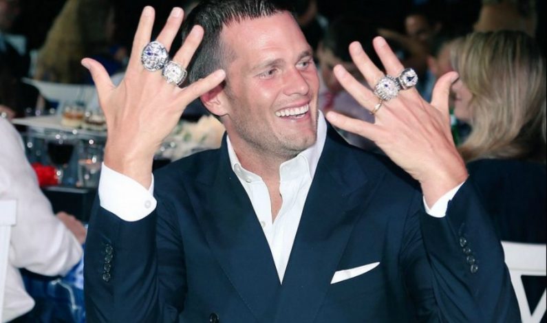 Brady presumió sus cuatro anillos de Super Bowl