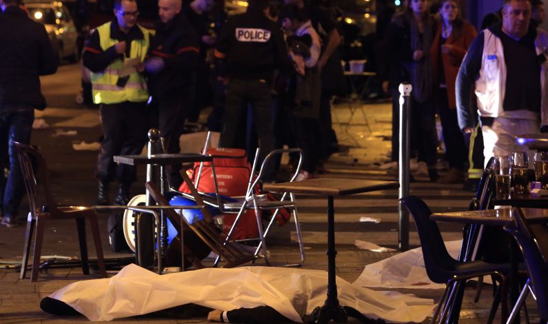 Cien rehenes y de 35 a 40 muertos en tiroteos en París