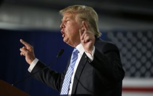 El video muestra a Trump en la presentación de su campaña, cuando realizó declaraciones despectivas en contra de inmigrantes mexicanos en Estados Unidos. Foto: AP