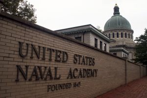 En la imagen la Academia Naval en Annapolis, Maryland. Las denuncias de agresiones sexuales en las tres academias militares aumentaron más de 50% durante el año escolar 2014-15. Foto: AP