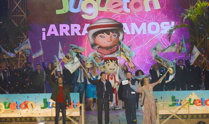 Entrega TV Azteca más de 16 millones de juguetes a niños de escasos recursos