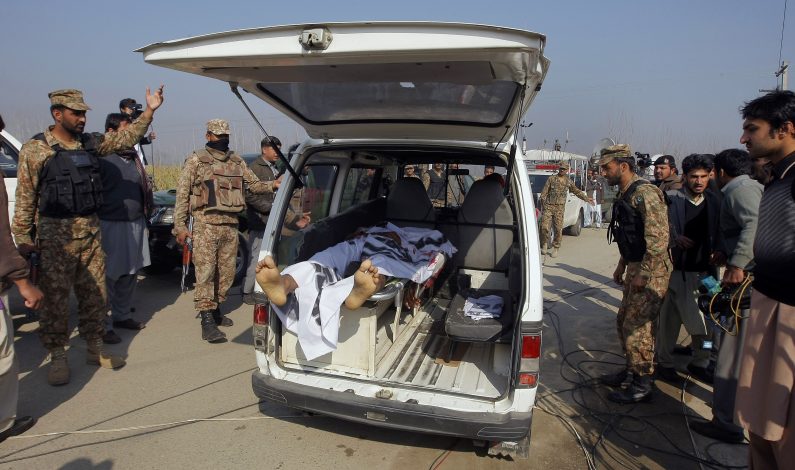 20 muertos en ataque talibán a universidad en Pakistán