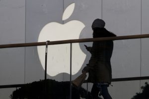 Al llegar a la madurez, Apple podría tener dificultades para mantener su posición líder en el sector. Foto: AP