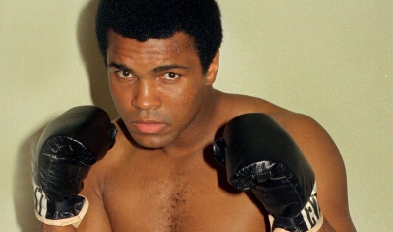 Miles de personas dan el último adiós a Muhammad Ali en las calles